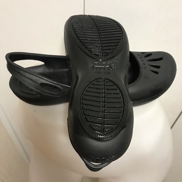 Crocs Black Sandals Size 10W - Picture 8 of 8